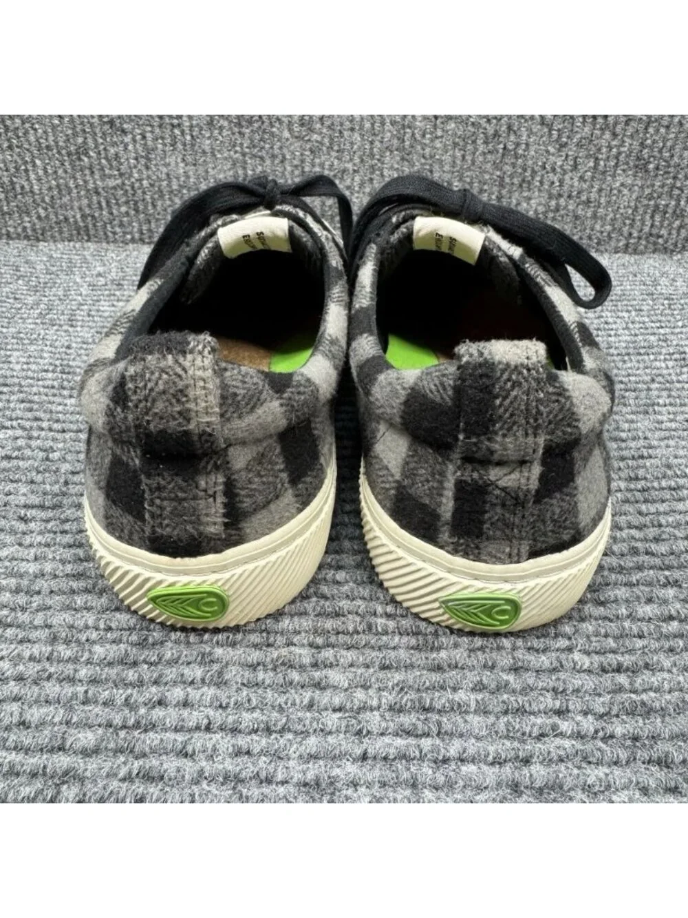 Cariuma Plaid Sneakers Mens 10.5 Womens 12 Gray Black Sustainable Bamboo Low Top